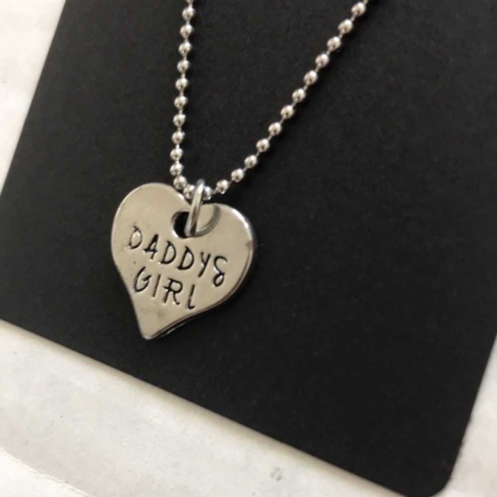 Daddy’s Girl Heart Pendant Necklace - Picture 4 of 8